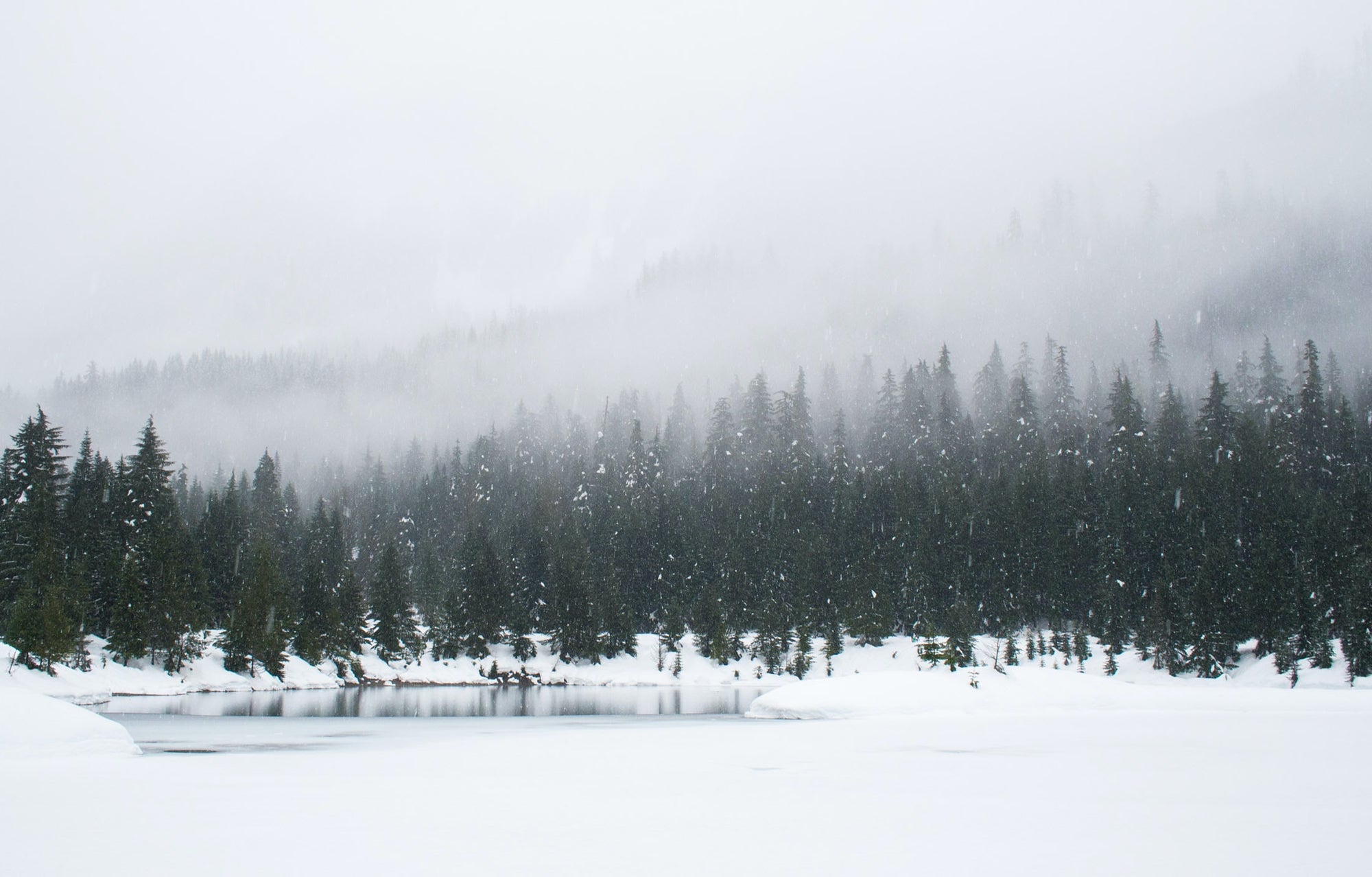 Tips for Staying Warm While Winter Camping